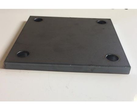 Platine carrée percée 120x120x8