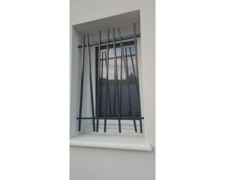 GRILLE DE DEFENSE "MADRAGUE" A SCELLER